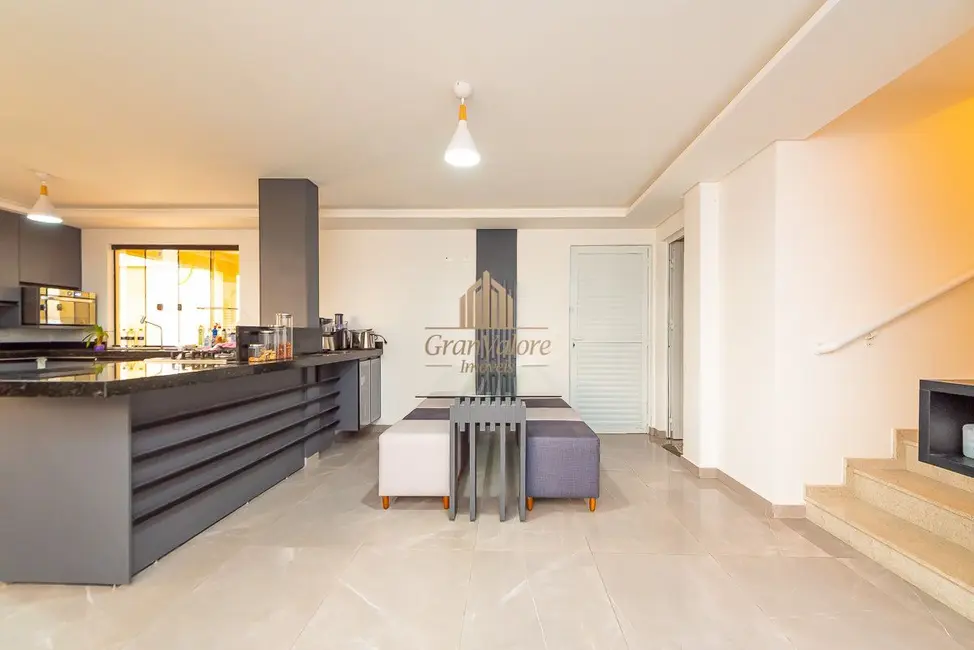 Foto 4 de Sobrado com 3 quartos à venda, 197m2 em Jardim das Américas, Curitiba - PR