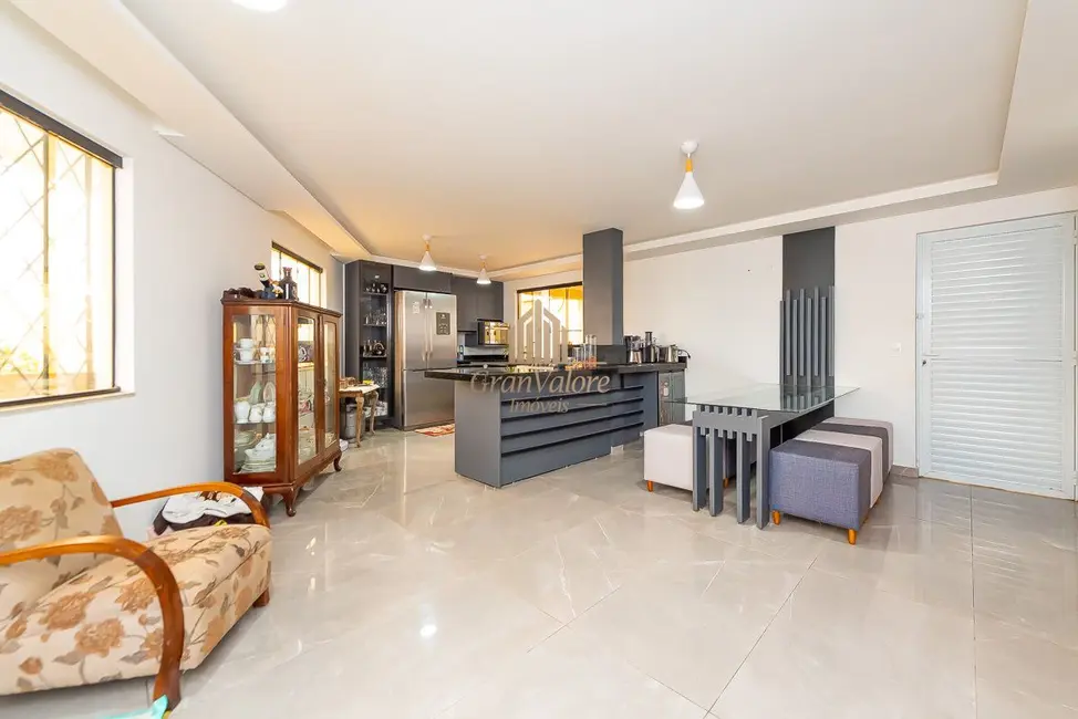 Foto 3 de Sobrado com 3 quartos à venda, 197m2 em Jardim das Américas, Curitiba - PR