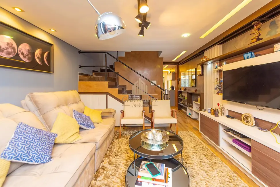 Sobrado com 3 quartos à venda, 134m2 em Boqueirão, Curitiba - PR - imagem 4 Foto 4 de Sobrado com 3 quartos à venda, 134m2 em Boqueirão, Curitiba - PR