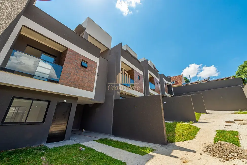 Sobrado com 3 quartos à venda, 119m2 em Uberaba, Curitiba - PR - imagem 3 Foto 3 de Sobrado com 3 quartos à venda, 119m2 em Uberaba, Curitiba - PR