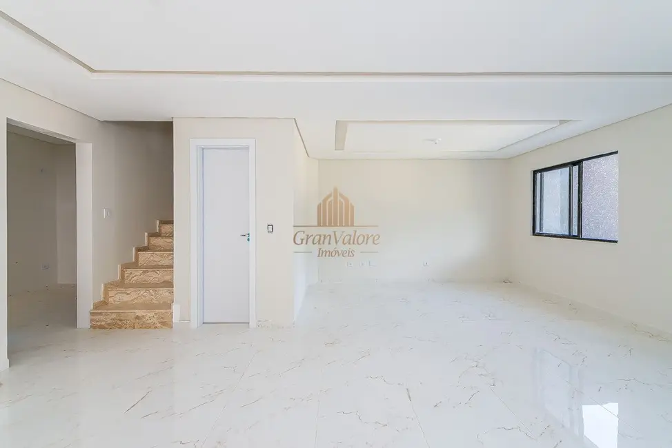 Sobrado com 3 quartos à venda, 119m2 em Uberaba, Curitiba - PR - imagem 9 Foto 9 de Sobrado com 3 quartos à venda, 119m2 em Uberaba, Curitiba - PR