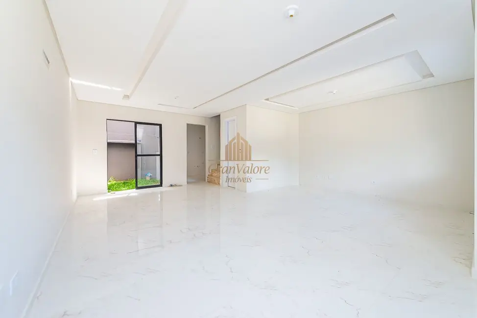 Sobrado com 3 quartos à venda, 119m2 em Uberaba, Curitiba - PR - imagem 8 Foto 8 de Sobrado com 3 quartos à venda, 119m2 em Uberaba, Curitiba - PR