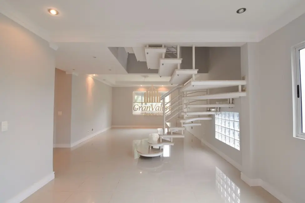 Foto 5 de Casa com 5 quartos à venda, 300m2 em Pinheirinho, Curitiba - PR