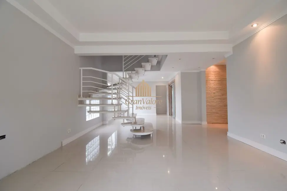 Foto 2 de Casa com 5 quartos à venda, 300m2 em Pinheirinho, Curitiba - PR