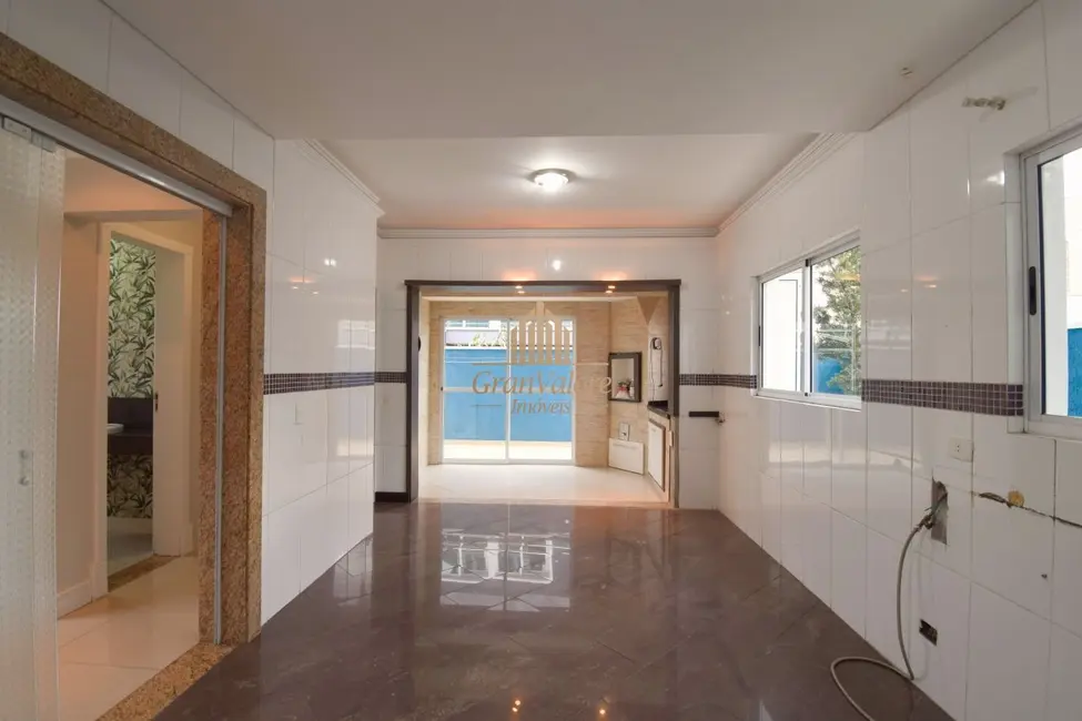 Foto 9 de Casa com 5 quartos à venda, 300m2 em Pinheirinho, Curitiba - PR