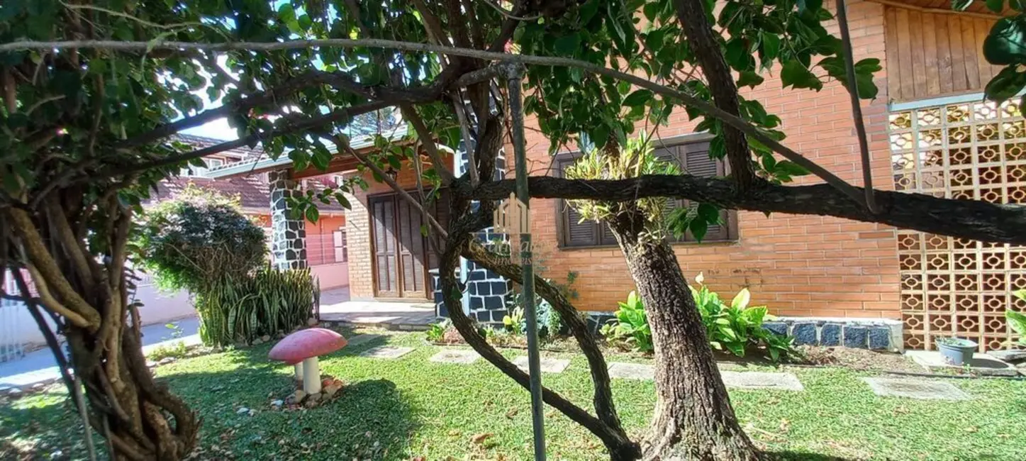 Casa com 5 quartos à venda, 298m2 em Rebouças, Curitiba - PR - imagem 5 Foto 5 de Casa com 5 quartos à venda, 298m2 em Rebouças, Curitiba - PR