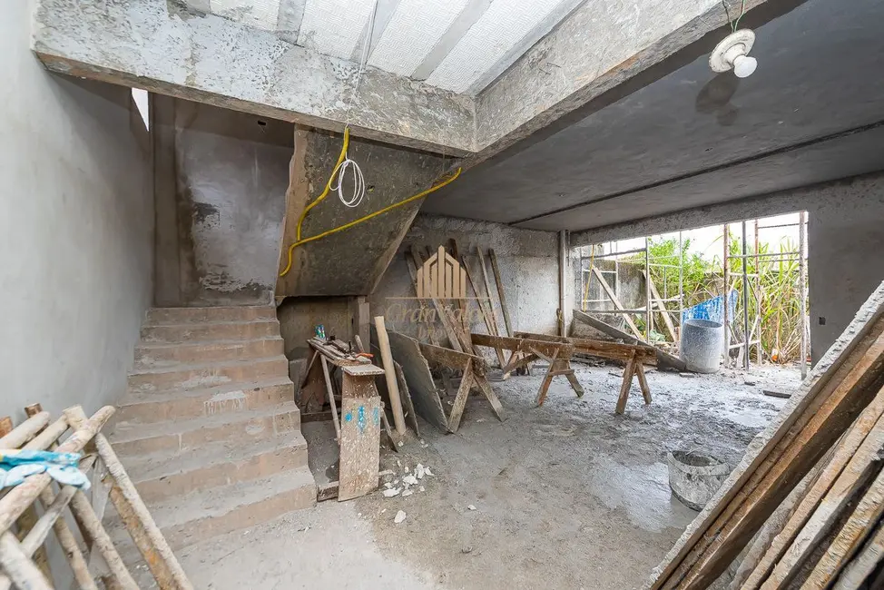 Sobrado com 4 quartos à venda, 296m2 em Tingui, Curitiba - PR - imagem 4 Foto 4 de Sobrado com 4 quartos à venda, 296m2 em Tingui, Curitiba - PR