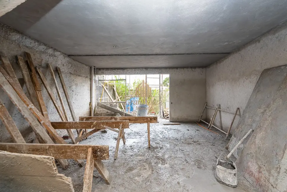 Sobrado com 4 quartos à venda, 296m2 em Tingui, Curitiba - PR - imagem 5 Foto 5 de Sobrado com 4 quartos à venda, 296m2 em Tingui, Curitiba - PR