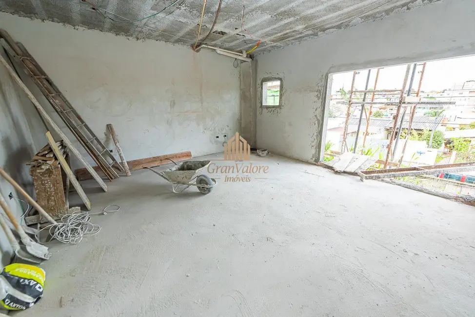 Sobrado com 4 quartos à venda, 296m2 em Tingui, Curitiba - PR - imagem 8 Foto 8 de Sobrado com 4 quartos à venda, 296m2 em Tingui, Curitiba - PR