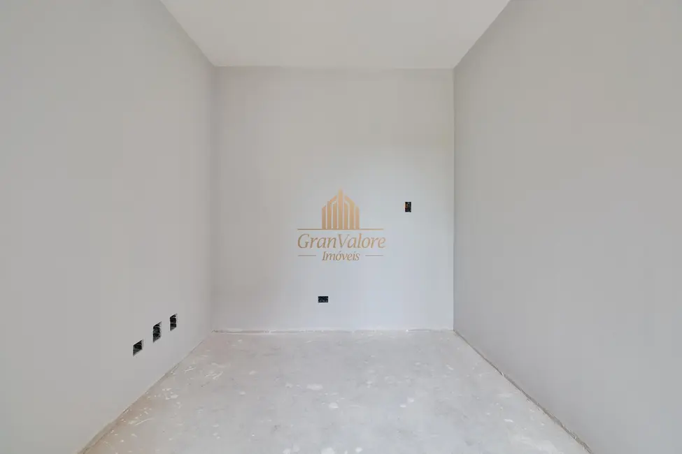 Sobrado com 3 quartos à venda, 105m2 em Uberaba, Curitiba - PR - imagem 7 Foto 7 de Sobrado com 3 quartos à venda, 105m2 em Uberaba, Curitiba - PR