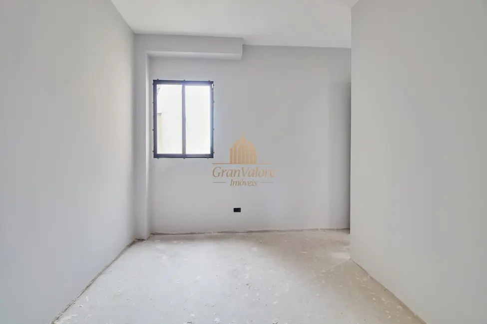 Sobrado com 3 quartos à venda, 105m2 em Uberaba, Curitiba - PR - imagem 8 Foto 8 de Sobrado com 3 quartos à venda, 105m2 em Uberaba, Curitiba - PR