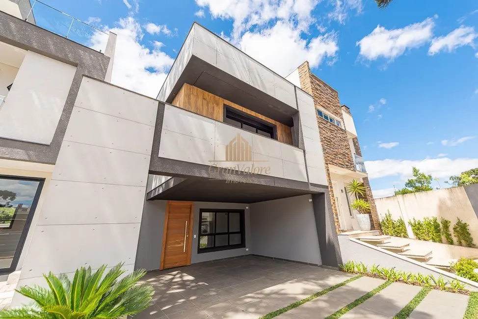 Casa com 3 quartos à venda, 190m2 em Uberaba, Curitiba - PR - imagem 3 Foto 3 de Casa com 3 quartos à venda, 190m2 em Uberaba, Curitiba - PR