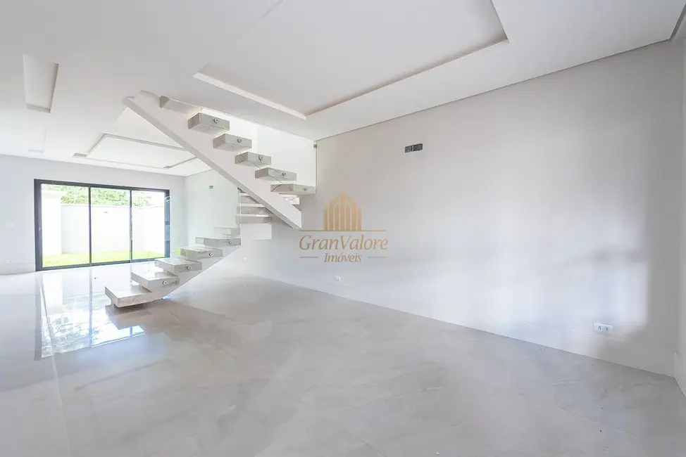 Casa com 3 quartos à venda, 190m2 em Uberaba, Curitiba - PR - imagem 7 Foto 7 de Casa com 3 quartos à venda, 190m2 em Uberaba, Curitiba - PR