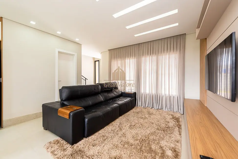 Casa com 3 quartos à venda, 170m2 em Pinheirinho, Curitiba - PR - imagem 5 Foto 5 de Casa com 3 quartos à venda, 170m2 em Pinheirinho, Curitiba - PR