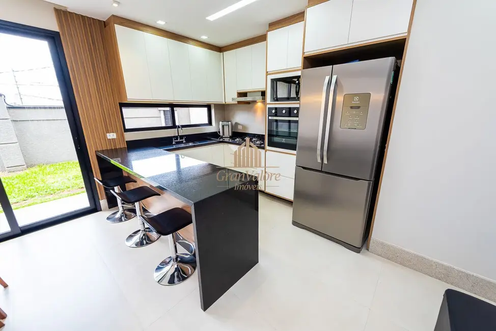 Casa com 3 quartos à venda, 170m2 em Pinheirinho, Curitiba - PR - imagem 9 Foto 9 de Casa com 3 quartos à venda, 170m2 em Pinheirinho, Curitiba - PR