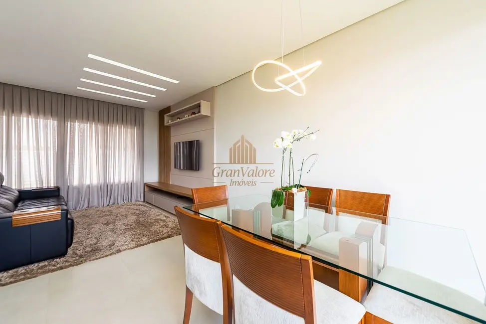 Casa com 3 quartos à venda, 170m2 em Pinheirinho, Curitiba - PR - imagem 8 Foto 8 de Casa com 3 quartos à venda, 170m2 em Pinheirinho, Curitiba - PR