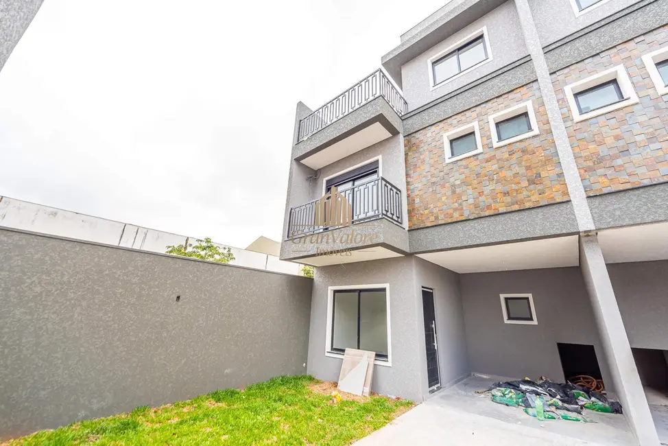 Casa com 4 quartos à venda, 122m2 em Uberaba, Curitiba - PR - imagem 3 Foto 3 de Casa com 4 quartos à venda, 122m2 em Uberaba, Curitiba - PR