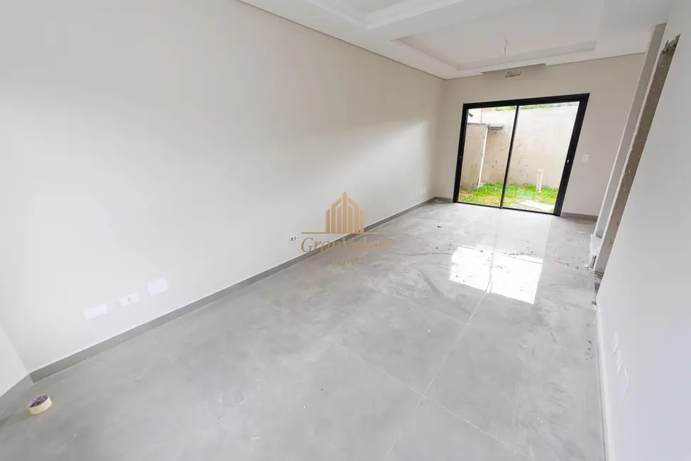 Casa com 4 quartos à venda, 122m2 em Uberaba, Curitiba - PR - imagem 5 Foto 5 de Casa com 4 quartos à venda, 122m2 em Uberaba, Curitiba - PR