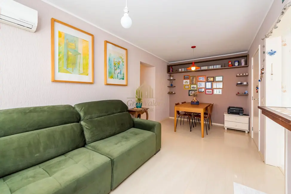 Apartamento com 2 quartos à venda, 55m2 em Bigorrilho, Curitiba - PR - imagem 3 Foto 3 de Apartamento com 2 quartos à venda, 55m2 em Bigorrilho, Curitiba - PR