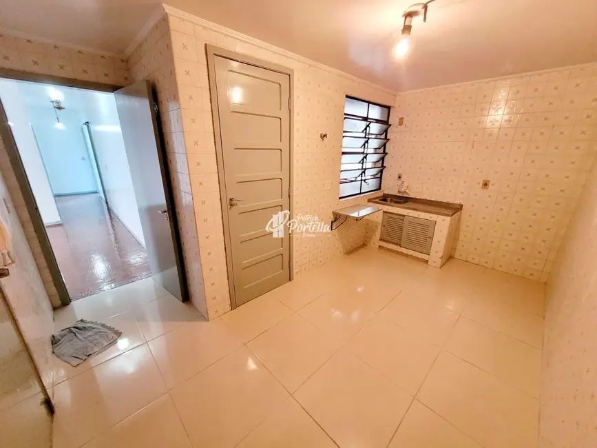 Apartamento com 3 quartos para alugar, 120m2 em Centro, Santa Maria - RS - imagem 5 Foto 5 de Apartamento com 3 quartos para alugar, 120m2 em Centro, Santa Maria - RS
