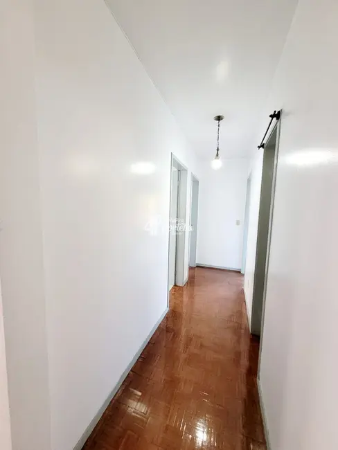 Apartamento com 3 quartos para alugar, 120m2 em Centro, Santa Maria - RS - imagem 8 Foto 8 de Apartamento com 3 quartos para alugar, 120m2 em Centro, Santa Maria - RS