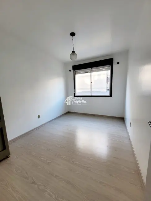 Apartamento com 3 quartos para alugar, 120m2 em Centro, Santa Maria - RS - imagem 9 Foto 9 de Apartamento com 3 quartos para alugar, 120m2 em Centro, Santa Maria - RS