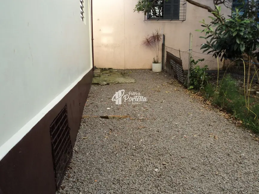 Foto 9 de Casa com 2 quartos para alugar, 70m2 em Nossa Senhora de Fátima, Santa Maria - RS