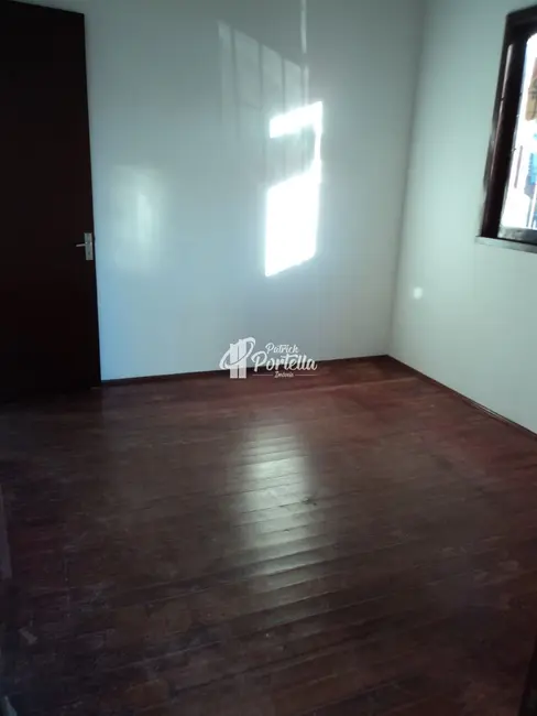 Foto 2 de Casa com 2 quartos para alugar, 70m2 em Nossa Senhora de Fátima, Santa Maria - RS