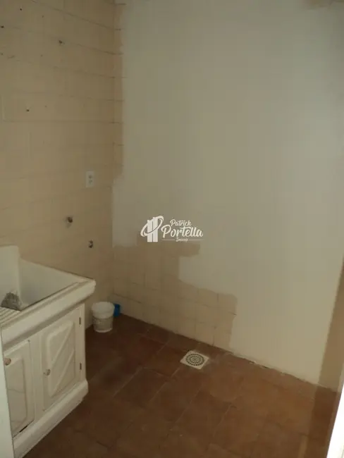 Foto 9 de Apartamento com 4 quartos para alugar, 110m2 em Nossa Senhora de Fátima, Santa Maria - RS