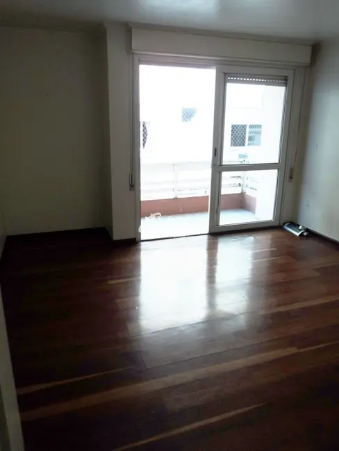 Foto 3 de Apartamento com 4 quartos para alugar, 110m2 em Nossa Senhora de Fátima, Santa Maria - RS