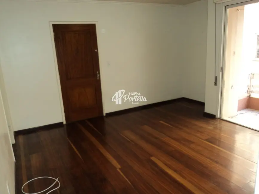 Foto 5 de Apartamento com 4 quartos para alugar, 110m2 em Nossa Senhora de Fátima, Santa Maria - RS