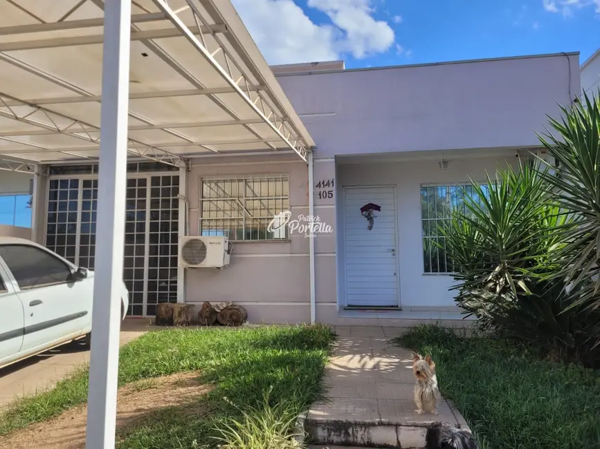 Foto 2 de Casa com 2 quartos à venda, 52m2 em Nossa Senhora de Lourdes, Santa Maria - RS