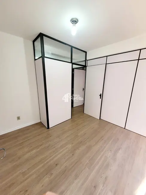 Sala Comercial com 3 quartos para alugar, 40m2 em Centro, Santa Maria - RS - imagem 9 Foto 9 de Sala Comercial com 3 quartos para alugar, 40m2 em Centro, Santa Maria - RS