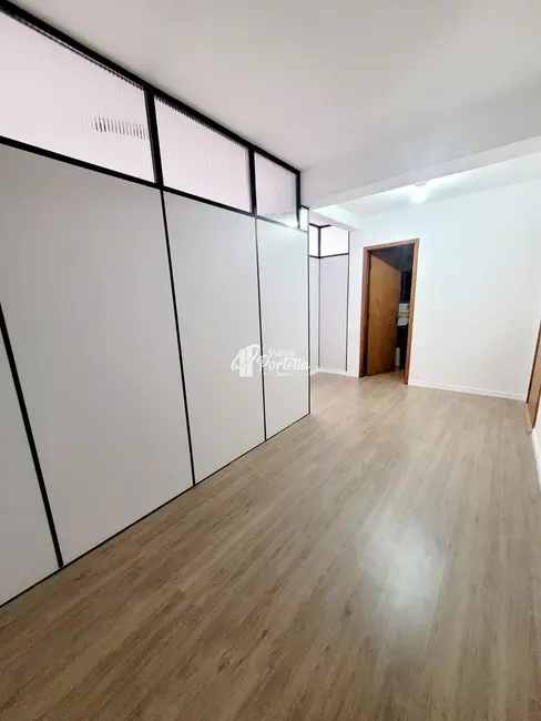 Sala Comercial com 3 quartos para alugar, 40m2 em Centro, Santa Maria - RS - imagem 4 Foto 4 de Sala Comercial com 3 quartos para alugar, 40m2 em Centro, Santa Maria - RS