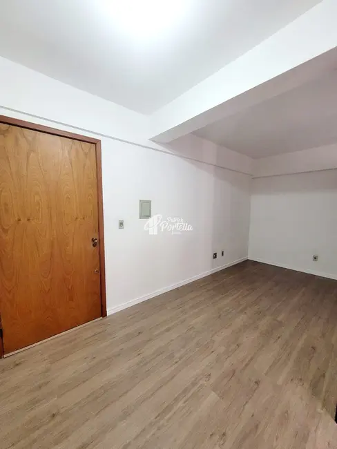 Sala Comercial com 3 quartos para alugar, 40m2 em Centro, Santa Maria - RS - imagem 3 Foto 3 de Sala Comercial com 3 quartos para alugar, 40m2 em Centro, Santa Maria - RS