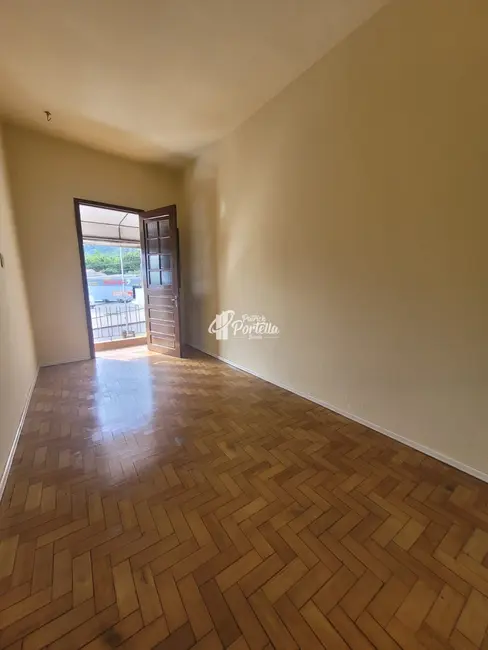 Foto 2 de Apartamento com 3 quartos para alugar, 89m2 em Itararé, Santa Maria - RS