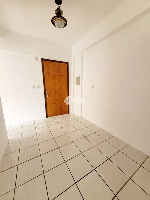 Foto 3 de Apartamento com 1 quarto para alugar, 34m2 em Centro, Santa Maria - RS