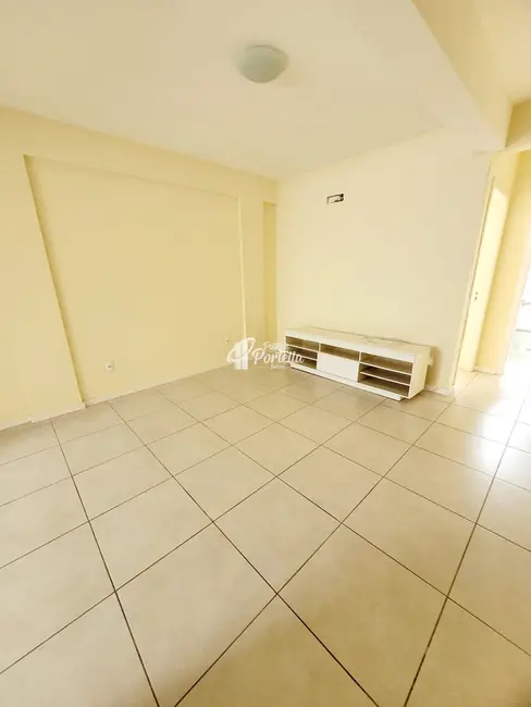 Foto 2 de Apartamento com 1 quarto à venda, 37m2 em Centro, Santa Maria - RS
