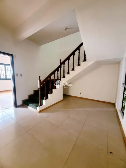 Foto 9 de Casa com 4 quartos para alugar, 225m2 em Nossa Senhora de Fátima, Santa Maria - RS