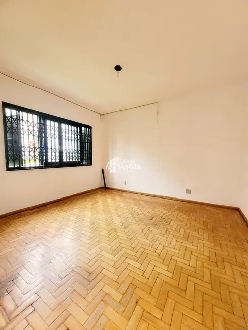 Foto 5 de Casa com 4 quartos para alugar, 225m2 em Nossa Senhora de Fátima, Santa Maria - RS