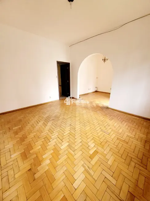 Foto 6 de Casa com 4 quartos para alugar, 225m2 em Nossa Senhora de Fátima, Santa Maria - RS