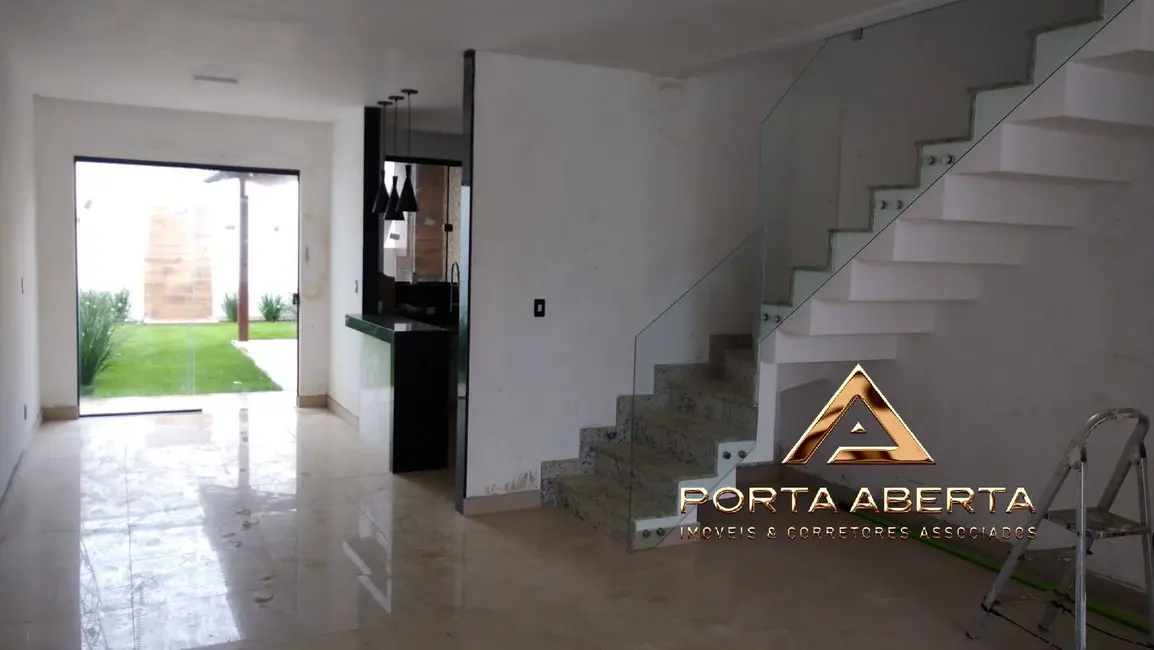 Foto 2 de Casa com 3 quartos à venda, 120m2 em Santana Do Paraiso - MG