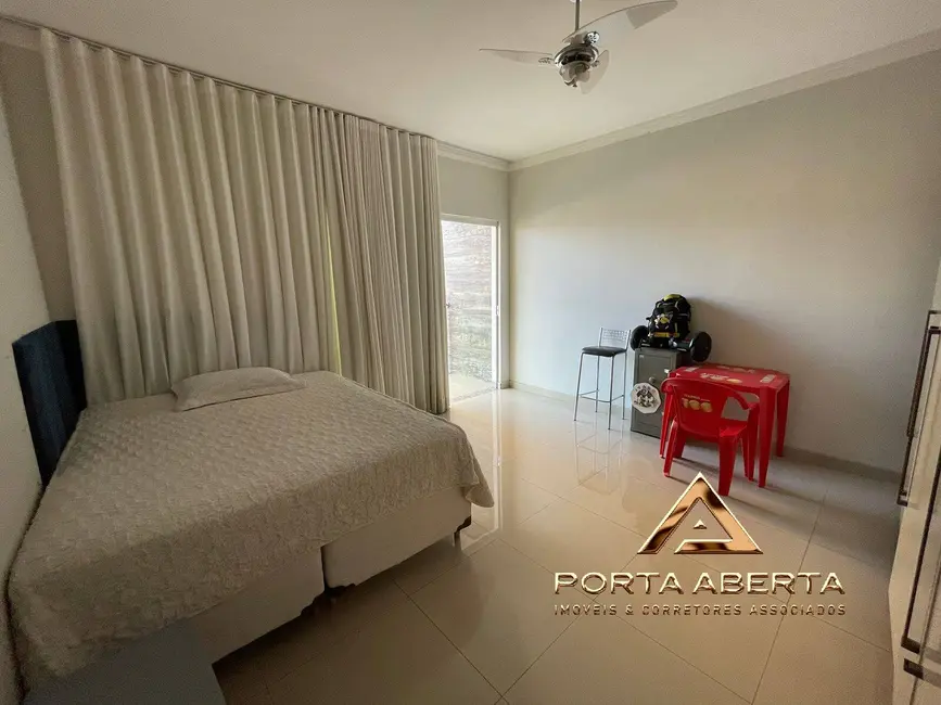 Casa com 4 quartos à venda, 570m2 em Belvedere, Coronel Fabriciano - MG - imagem 8 Foto 8 de Casa com 4 quartos à venda, 570m2 em Belvedere, Coronel Fabriciano - MG