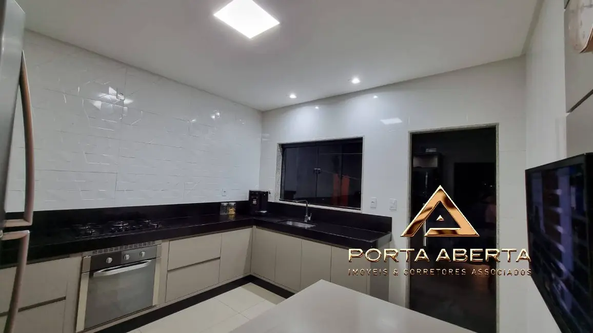Foto 6 de Apartamento com 3 quartos à venda, 168m2 em Ipatinga - MG
