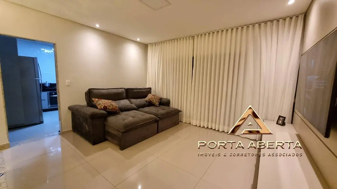 Foto 4 de Apartamento com 3 quartos à venda, 168m2 em Ipatinga - MG
