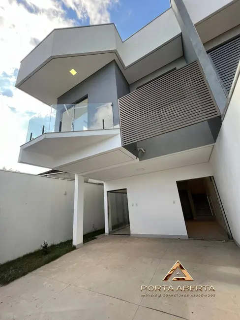 Foto 1 de Casa com 3 quartos à venda, 126m2 em Bom Retiro, Ipatinga - MG