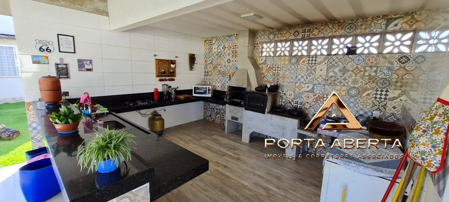 Casa com 4 quartos à venda, 450m2 em Caratinga - MG - imagem 3 Foto 3 de Casa com 4 quartos à venda, 450m2 em Caratinga - MG