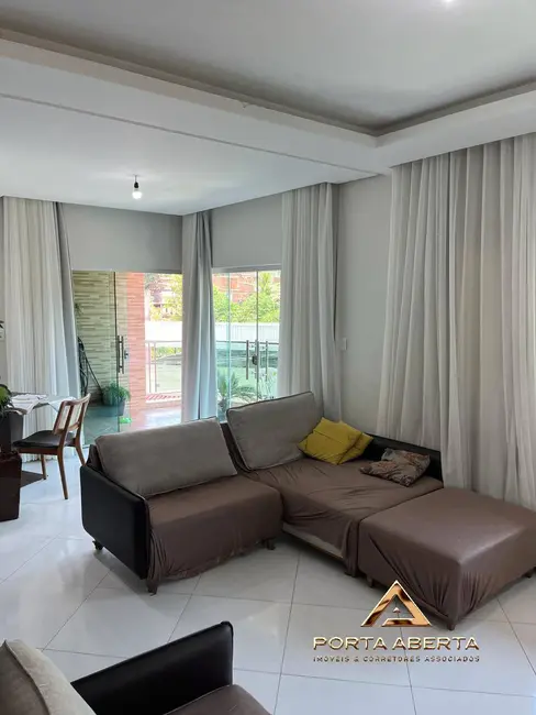 Casa com 3 quartos à venda, 150m2 em Cachoeira do Vale, Timoteo - MG - imagem 3 Foto 3 de Casa com 3 quartos à venda, 150m2 em Cachoeira do Vale, Timoteo - MG