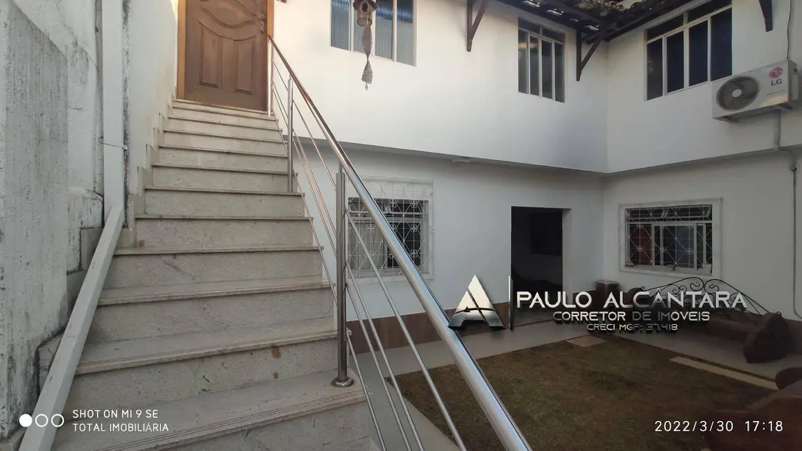 Foto 2 de Casa com 4 quartos à venda, 300m2 em Imbaúbas, Ipatinga - MG