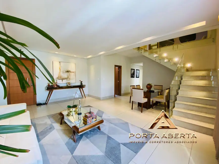Foto 1 de Apartamento com 3 quartos à venda, 215m2 em Funcionários, Timoteo - MG
